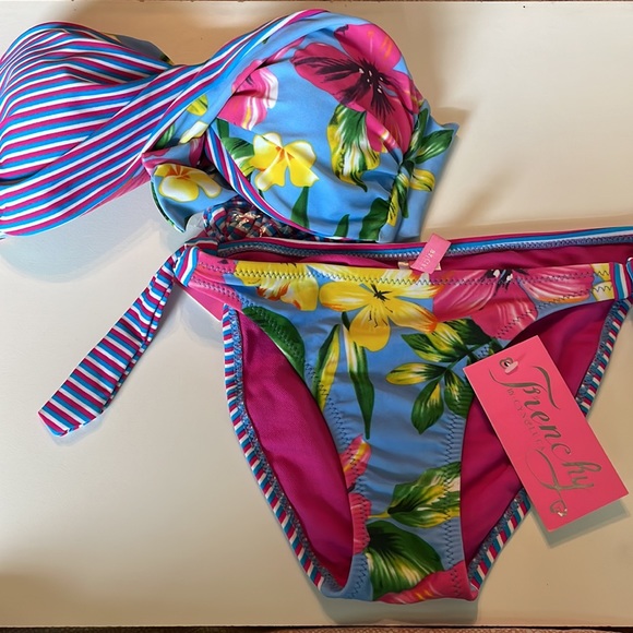 Bikini - Picture 6 of 6